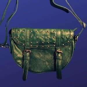 Unbranded 100% faux leather shoulder bag, dark green/Studs, pre-Owned, VERY good